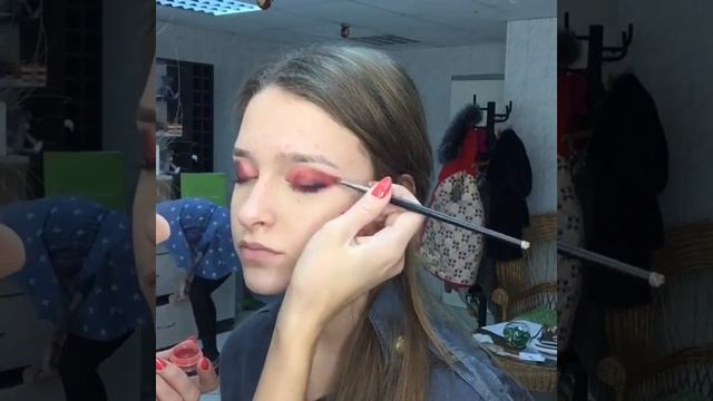 Яркий макияж на основе губной помады смотреть онлайн