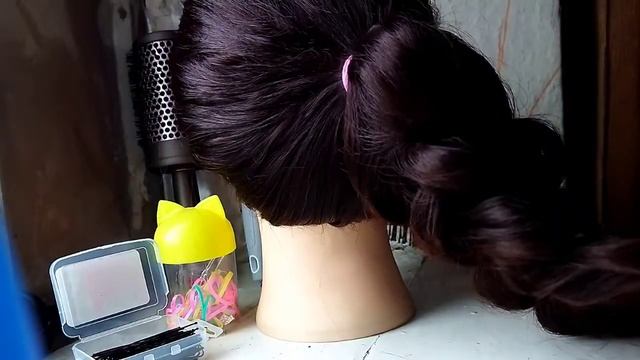 Модные прически 2022 на длинные волосы .Быстрый пучок из волос смотреть онлайн