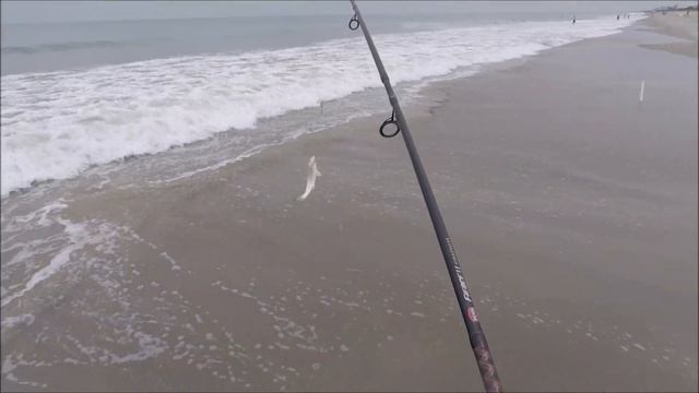 Finally Here!? Drone Fishing From The Beach During Storm With Mavic Pro ? ☔ ?️ 800 Feet Long Cast! смотреть онлайн