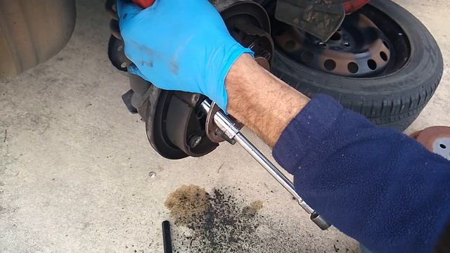 Repairing Your Own 2009 Yaris Rear Hub Bearing DIY Car / Vehicle Parts Replacement смотреть онлайн