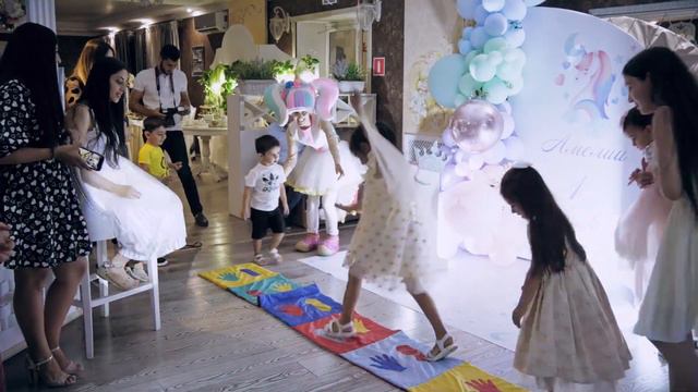 день рождения Амелии смотреть онлайн