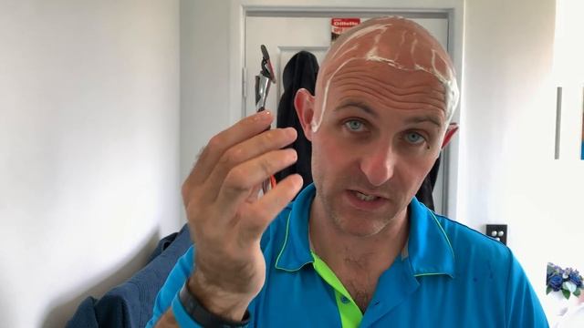 Head Shave Featuring Coles Cartridge Razor Review!!!!! смотреть онлайн
