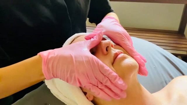Rose Quartz Facial смотреть онлайн