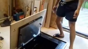 Установка крышки для погреба