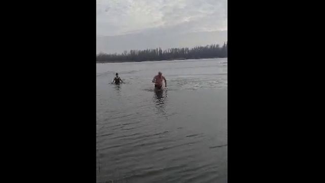Купание в Дону на Крещение 19 01 2023 смотреть онлайн