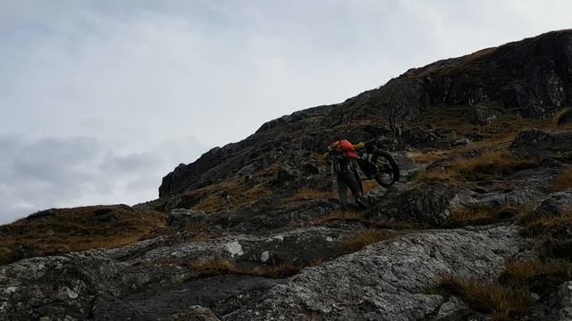 Broken Roads - Bikerafting in Knoydart смотреть онлайн