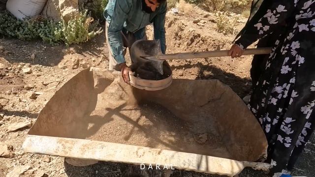 "Building our dream house: raising and expanding the walls with the help of family"(Part two) смотреть онлайн