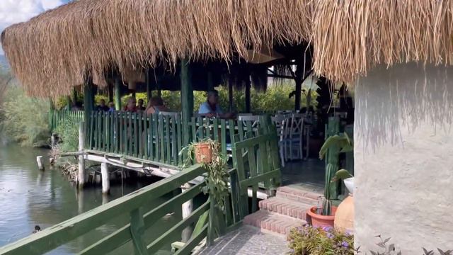 Скрытый ресторан возле городка Дальян, Турция смотреть онлайн