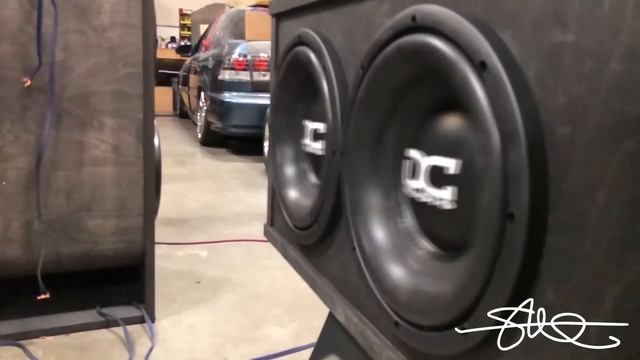 Extreme woofer excursion ? 2 10" DC Audio Subs pushed to the limit Super Slow-Mo flex 10HZ смотреть онлайн