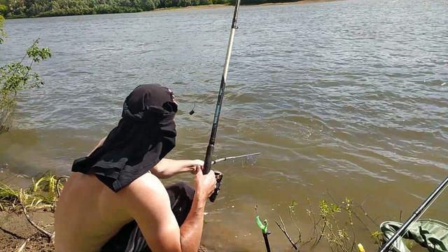 Лещ и Язь любят горох!Клевая Рыбалка(fishing) на фидер в Башкирия. смотреть онлайн