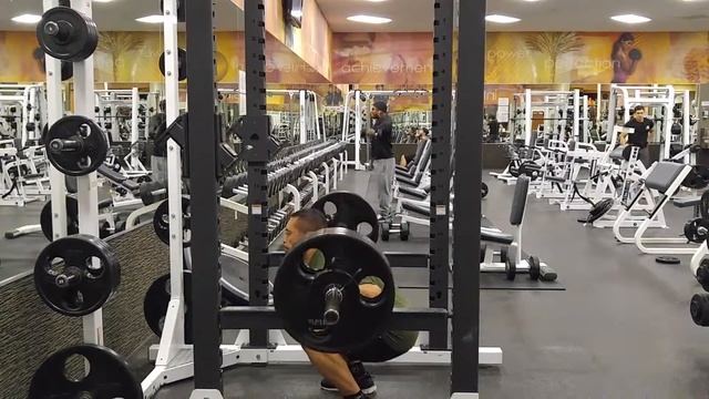 Barbell Squats 325lbs x 10 reps смотреть онлайн