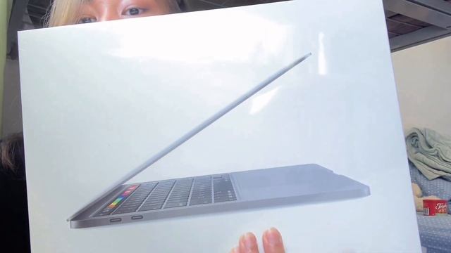UNBOXING THE NEW MACBOOK PRO 2020!! | Pauline Gilo смотреть онлайн