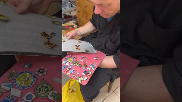 Распаковка спортивных значков СССР смотреть онлайн
