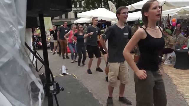 Macarena Flashmob смотреть онлайн