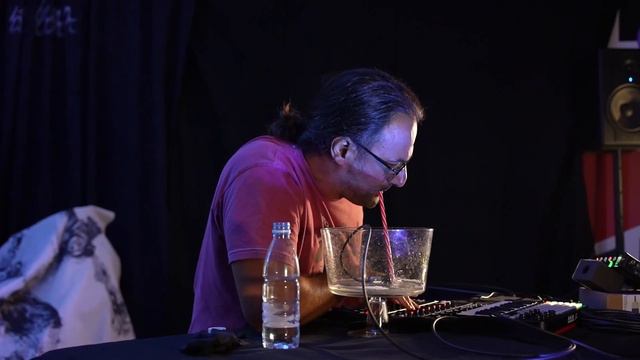 Dimitris Savva | foyer! смотреть онлайн