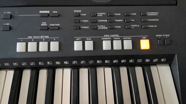 Yamaha PSR-S550 61 Keys Electronic Piano Keyboard смотреть онлайн