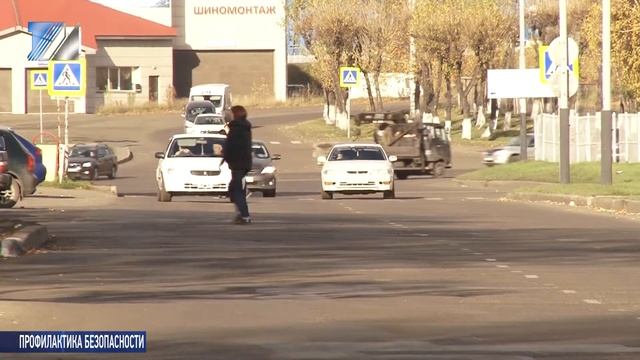 Сотрудники ГИБДД проводят занятия по безопасности дорожного движения смотреть онлайн