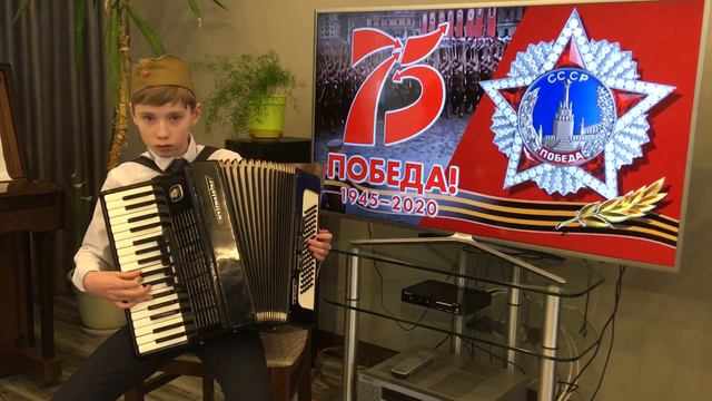 Темная ночь! На аккордеоне исполняет Очеретько Дмитрий смотреть онлайн