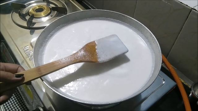 Virgin Coconut Oil Making at Home in Telugu || కొబ్బరినూనె తయారీ విధానం смотреть онлайн