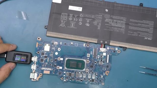 Имиджевый ASUS Zenbook UX393EA из богатого города и НЕ имиджевый компьютерный сервис оттуда же смотреть онлайн