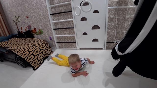 Прыгаем дома, кувыркаемся и веселимся дома смотреть онлайн