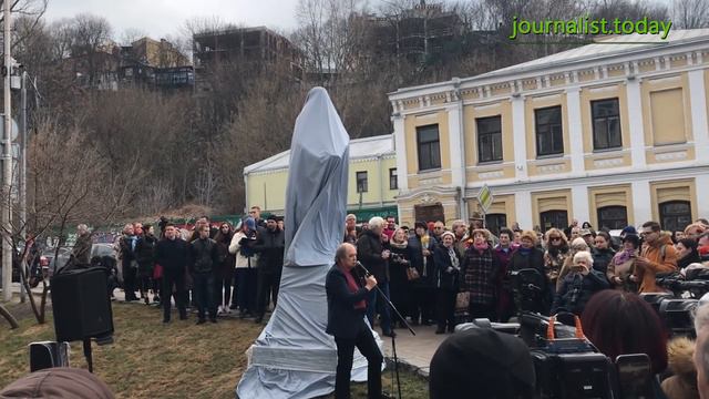 В Києві відкрили пам’ятник Олександру Вертинському смотреть онлайн