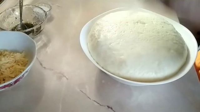 Деревенский итальянский хлеб. С сыром и пряными травами. смотреть онлайн