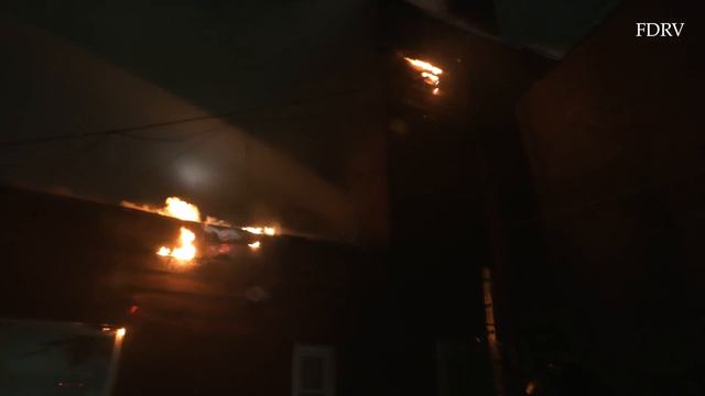 MAYDAY! HEAVY FIRE Throughout 3 Private Dwellings - Brooklyn 5th ALARM Box 268 [Up Close w/ FDNY] смотреть онлайн