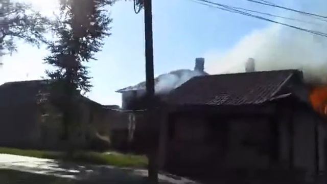 Бомжи подожгли, пожарные спасают Самара 2018 год