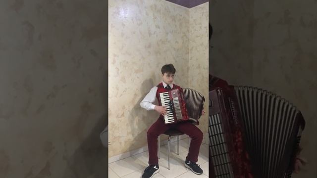 Караман Назарій. З. Жиро вальс «Під небом Парижу» смотреть онлайн