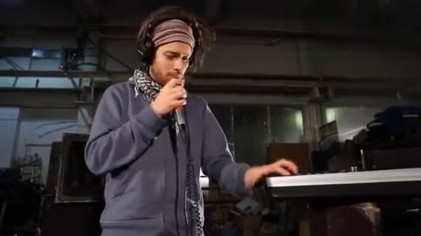 MC Xander 'Spaceship Earth'