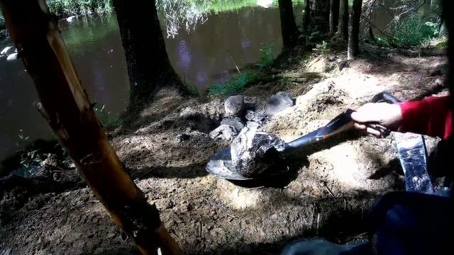 Лесная мастерская / стройка времянки/ готовка в земляной печи смотреть онлайн