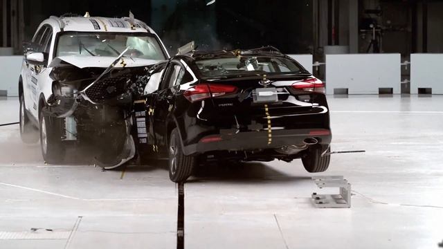 2016 Kia Sorento into 2018 Kia Forte Crash Test смотреть онлайн
