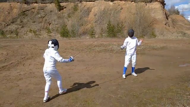 Фехтование. Фехтую с мамой на природе. Шпага. смотреть онлайн