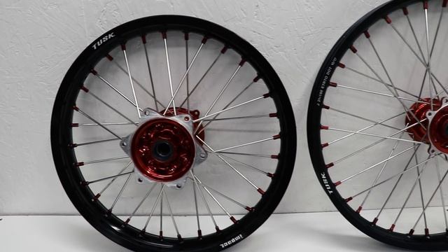 Building Trick Wheels For My Two Stroke!! смотреть онлайн