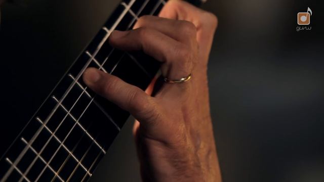 Roberto Aussel Plays Piazzolla