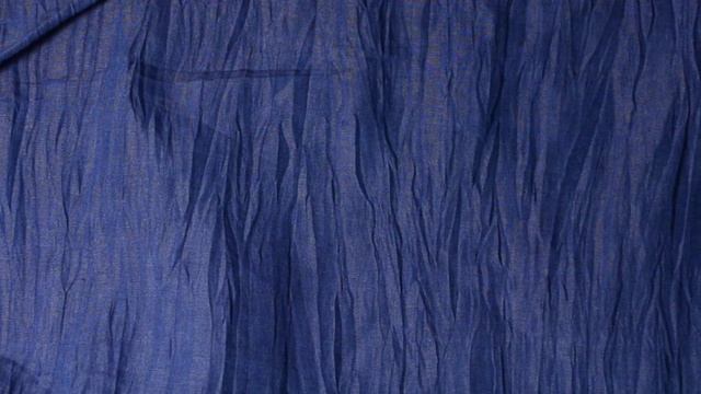 ТКАНЬ КОСТЮМНАЯ СИНЕГО ЦВЕТА С ЛЕГКОЙ ЖАТКОЙ смотреть онлайн