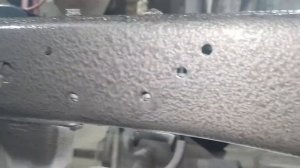 Покраска рамы на грузовике Ниссан Атлас. Эпакситный грунт + Молотковая эмаль по ржавчине.