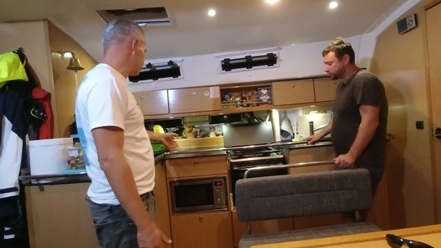 Beneteau Oceanis 45 и Bavaria 45 Cruiser. Что лучше? Мнение владельцев смотреть онлайн