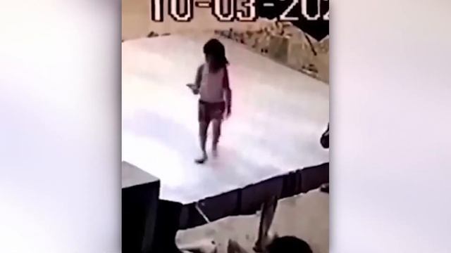 25 Удивительных Моментов, Снятых на Камеры Наблюдения! смотреть онлайн