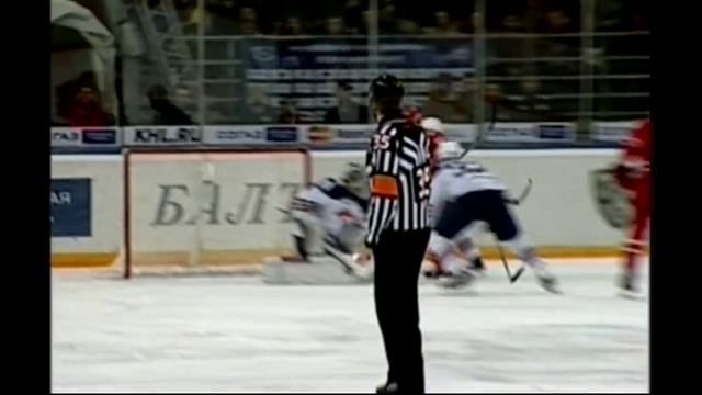 Alexei Vasilevsky scores 2 past Samsonov, ties the series смотреть онлайн