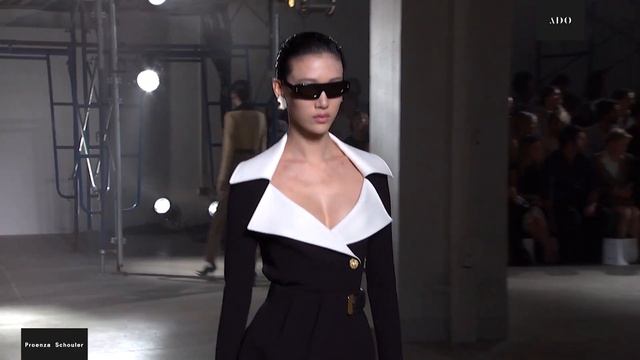 Sora Choi | Top 10 Runway Moments смотреть онлайн