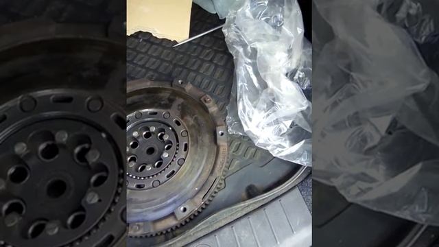 Замена двухмассового маховика на Santa Fe FL 2.4 ч2 смотреть онлайн