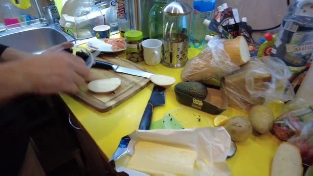 Как сделать самый вкусный бутерброд с чёрной икрой. смотреть онлайн