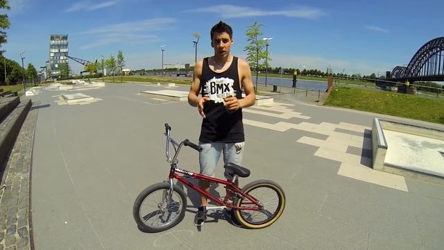How to 180 bunny hop BMX/MTB - Как сделать банни-хоп 180 на BMX | Школа BMX Online #2 Дима Гордей смотреть онлайн