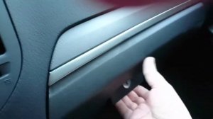 Сломанный бардачок Pajero IV