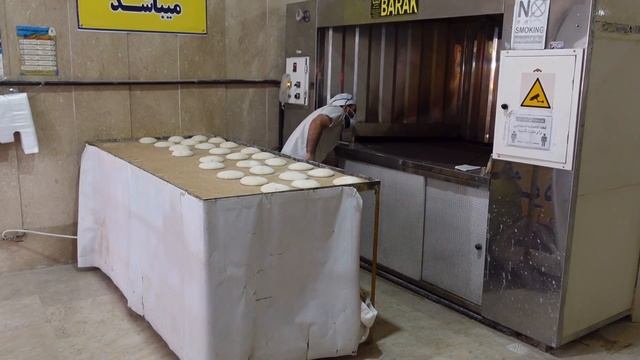 Barbari bread/ one can make the bread of a neighborhood смотреть онлайн