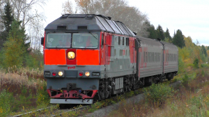 ТЭП70-0481 с пригородным поездом Предтурье — Алапаевск