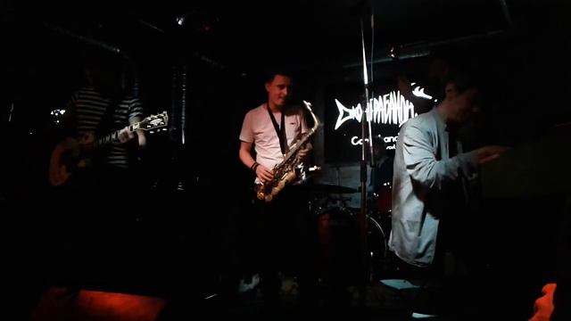 Jazz Daniels в Контрабанде смотреть онлайн