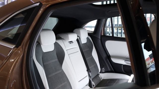 MERCEDES BENZ EQA 300 FULLY ELECTRIC смотреть онлайн